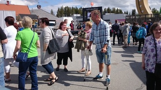 Perillä kohteessa Keskisen kyläkauppa.